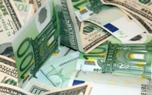 Iran stapt over op euro als handelsmunt