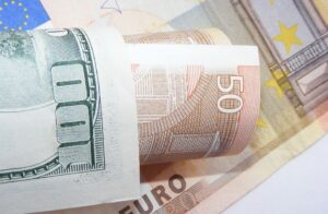 Otmar Issing: “Vertrek uit de euro mag geen taboe zijn”