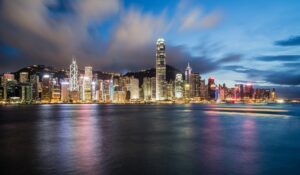 Hong Kong en Singapore bestrijden coronavirus met helikoptergeld